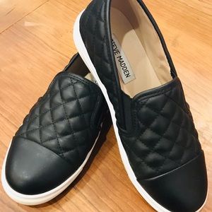 Steve Madden Quilted ECENTRCQ shoe